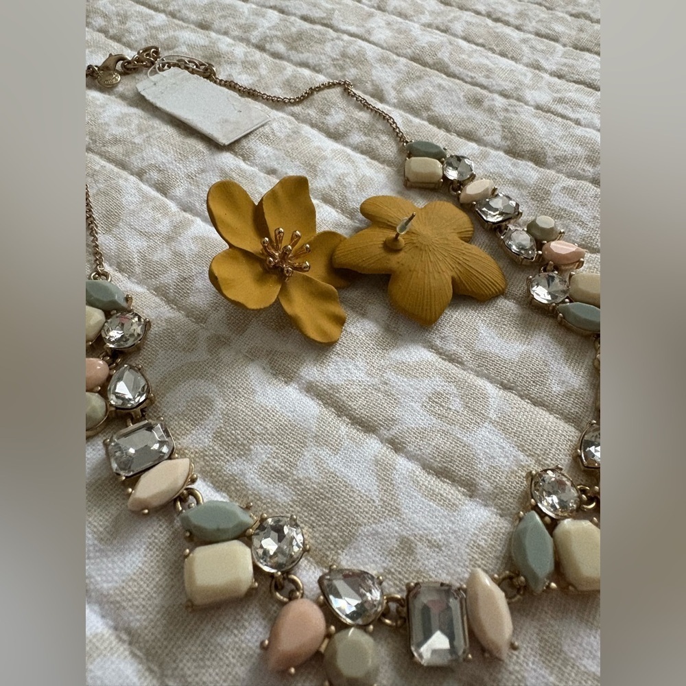 Vintage Sculptural Floral Statement Earrings | Ochre Yellow | 1.5” - Picture 4 of 11
